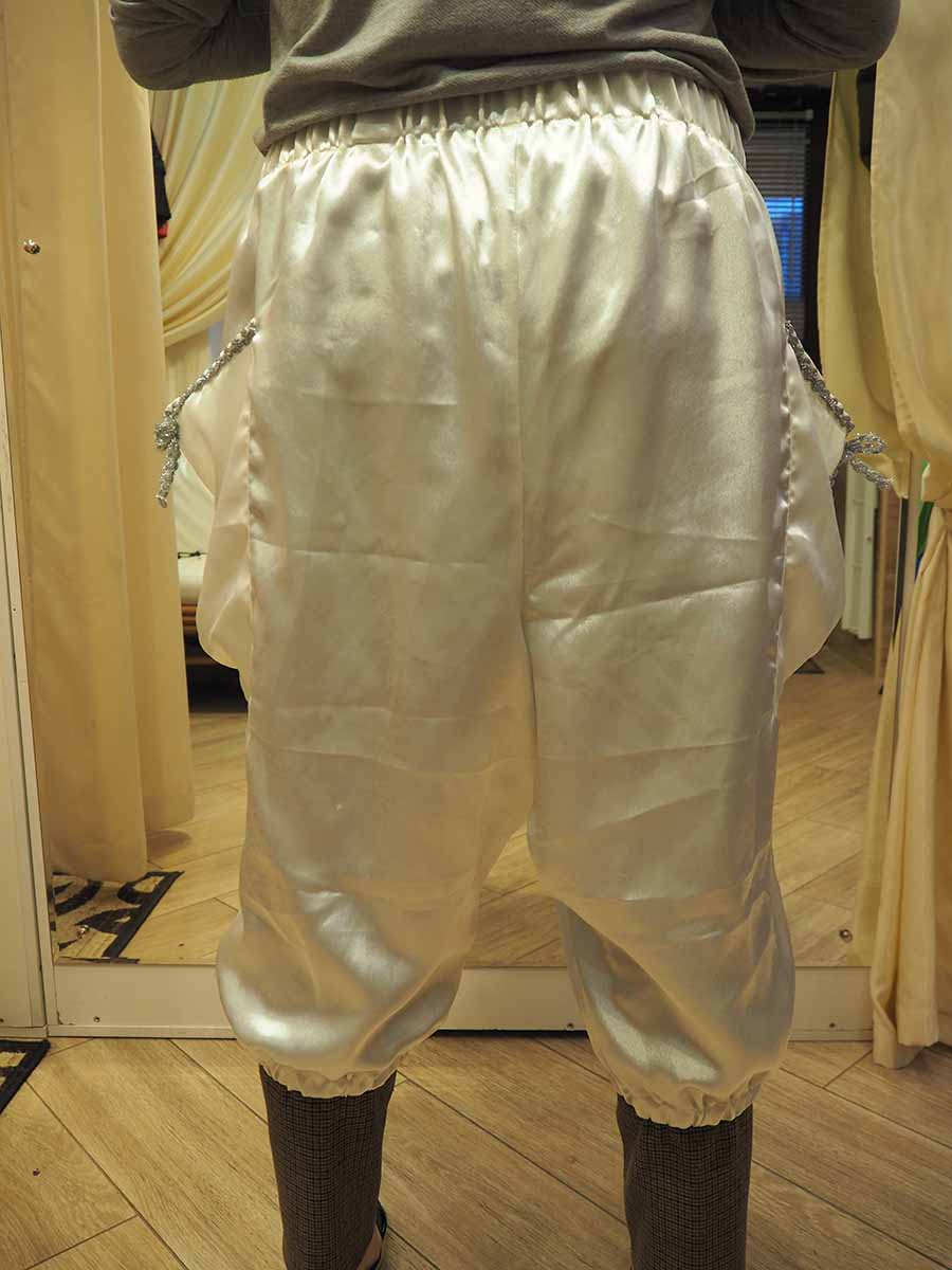 Белые штаны на калмыцкую свадьбу