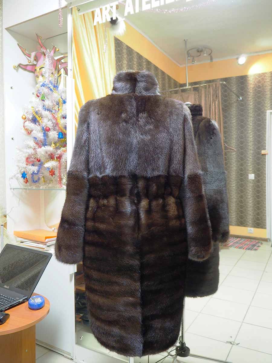 Пальто из натуральной кожи