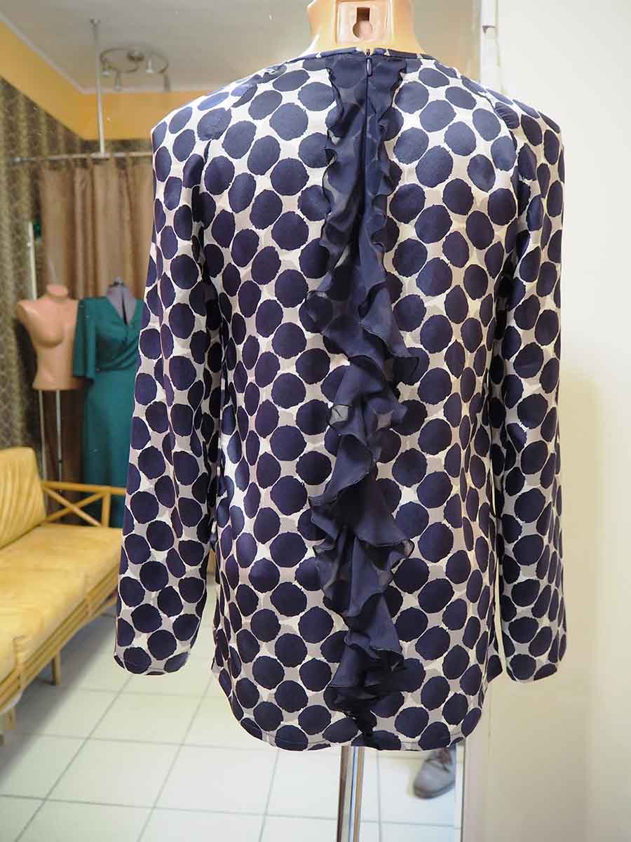 Шелковая блуза с воланами из шифона 