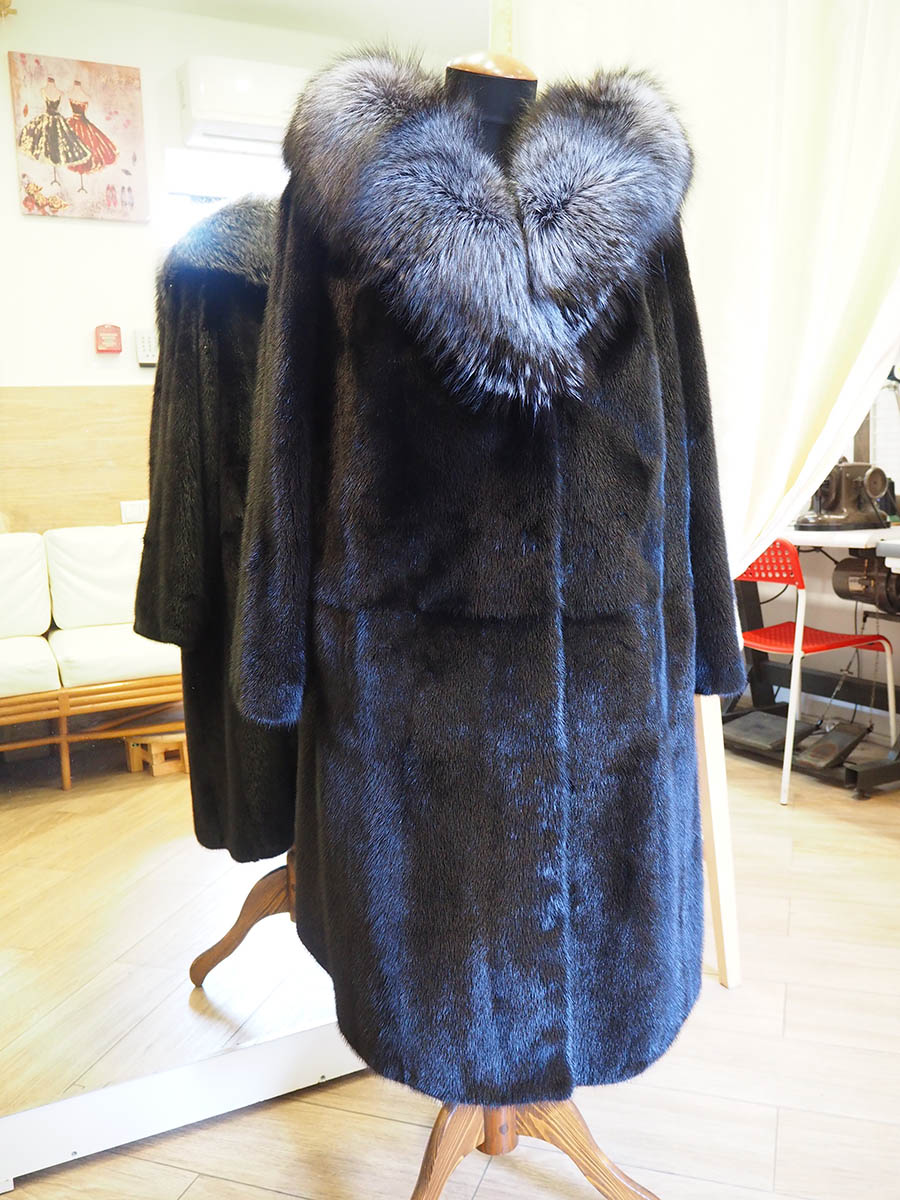Пальто из меха скандинавской норки